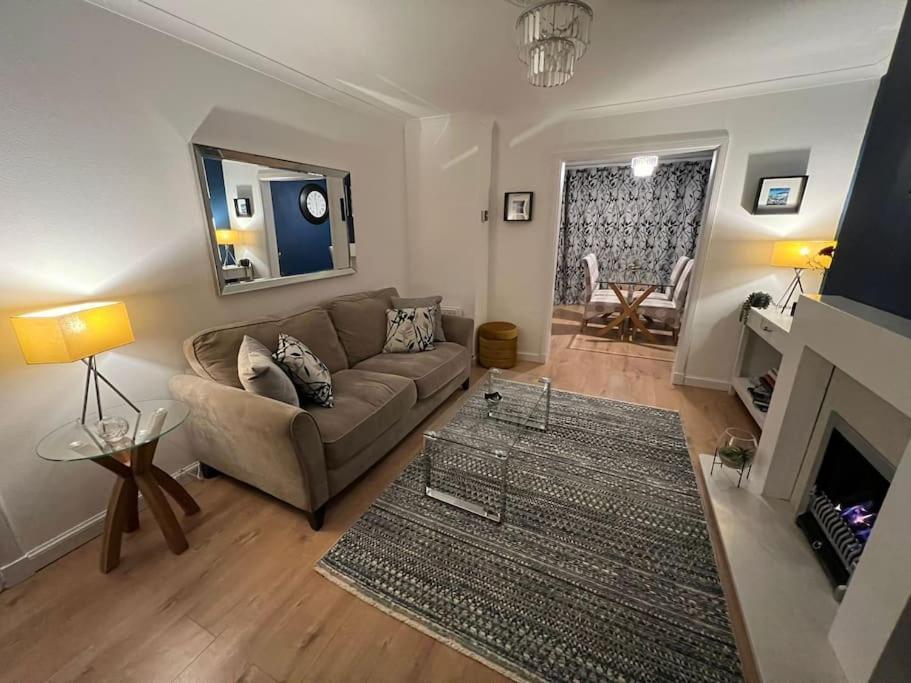 Delightful, central 3 bedroom house with garden. Inverness Buitenkant foto